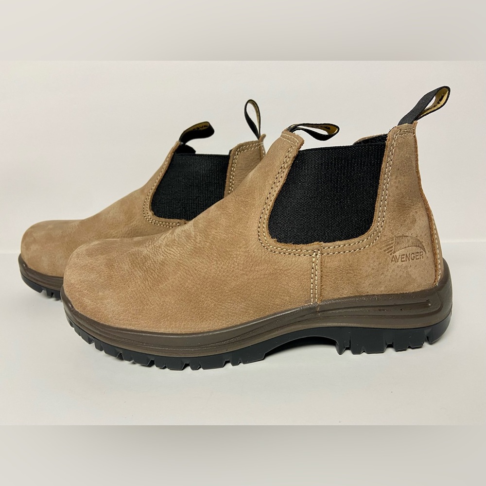 New Avenger Foreman Women's Composite Toe Romeo Pull-On Size 7 Wide